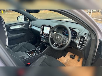 Used Volvo XC40 2025 for sale - 76888293: Photo