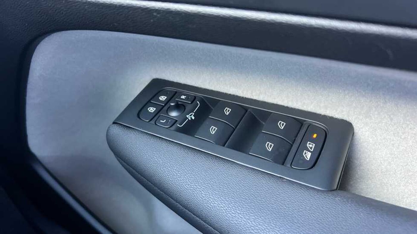 Used Volvo XC40 2024 for sale - 76154361: Photo 16