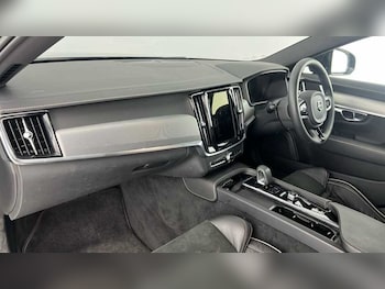 Used Volvo V90 2022 for sale - 79318388: Photo