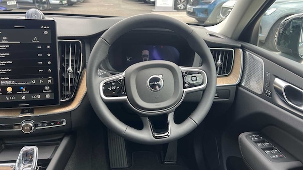 Used Volvo XC60 2025 for sale - 75073220: Photo 10