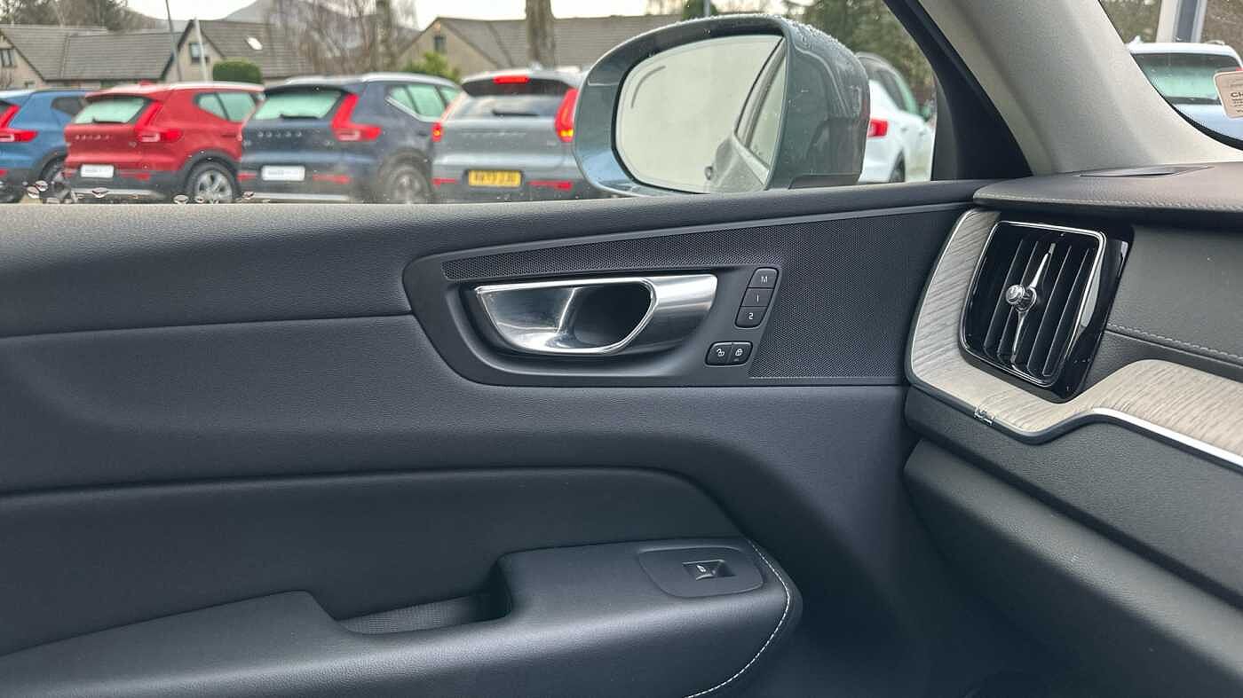 Used Volvo XC60 2021 for sale - 76800361: Photo 32