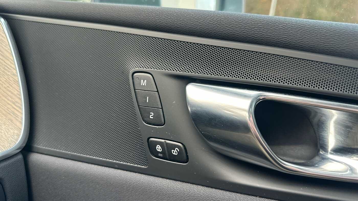 Used Volvo XC60 2021 for sale - 76800361: Photo 44