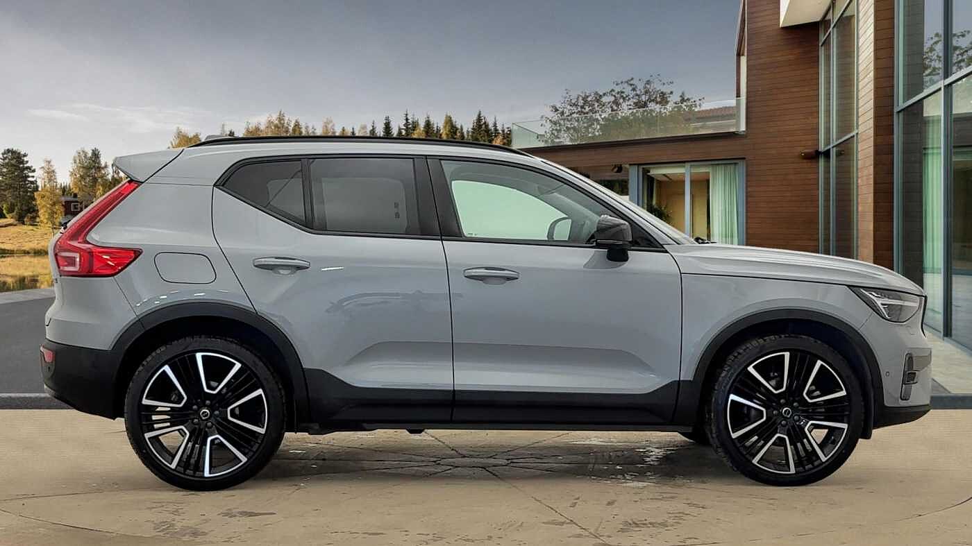 Used Volvo XC40 2024 for sale - 76248501: Photo 2