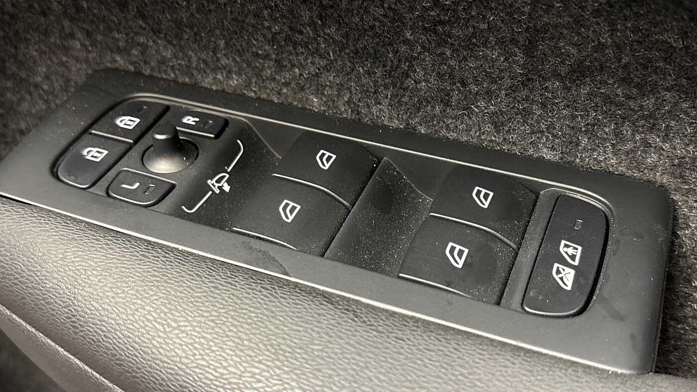 Used Volvo XC40 2024 for sale - 76248501: Photo 25