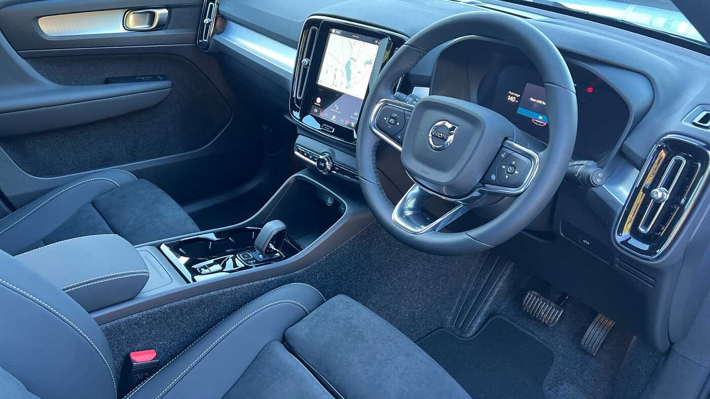 Used Volvo XC40 2025 for sale - 76586529: Photo 4