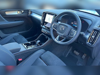 Used Volvo XC40 2025 for sale - 76586529: Photo