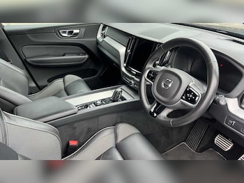 Used Volvo XC60 2021 for sale - 76154289: Photo
