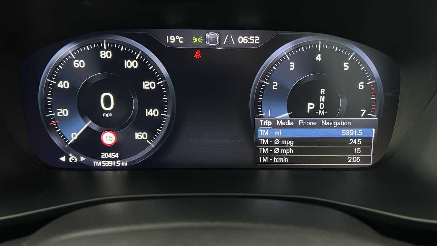 Used Volvo XC40 2021 for sale - 76635331: Photo 9