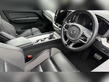 Used Volvo XC60 2022 for sale - 79449315: Photo