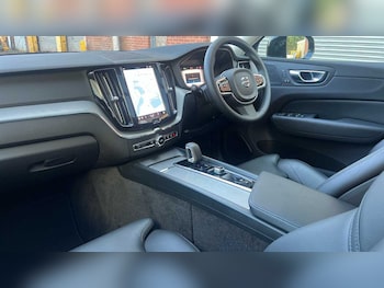 Used Volvo XC60 2024 for sale - 76800468: Photo