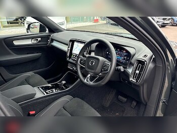 Used Volvo XC40 2025 for sale - 76372351: Photo