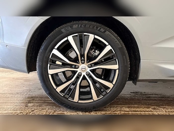 Used Volvo XC60 2025 for sale - 77994900: Photo