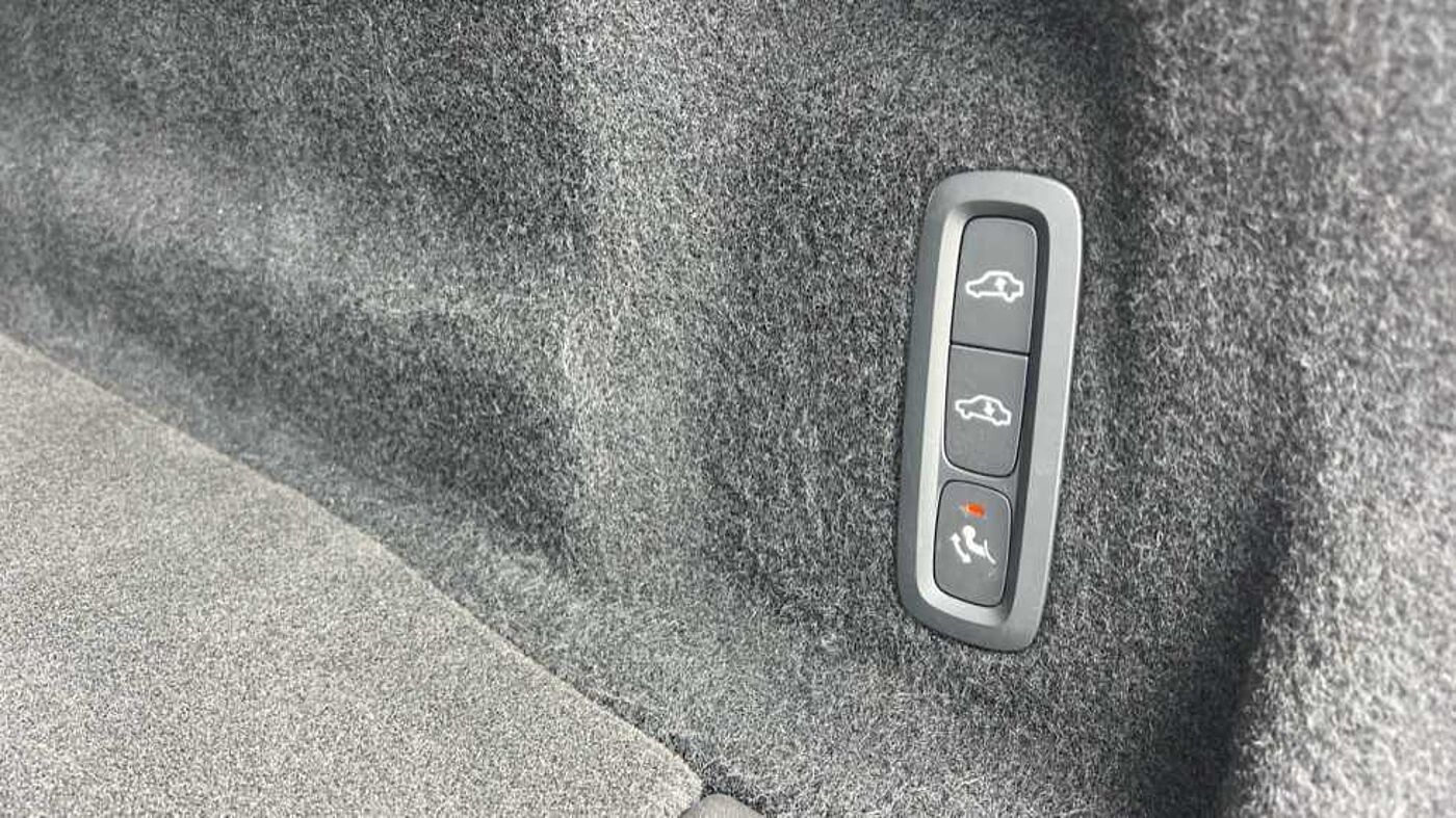 Used Volvo XC60 2023 for sale - 75859652: Photo 16