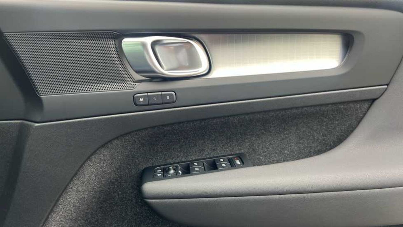 Used Volvo XC40 2025 for sale - 76154279: Photo 12