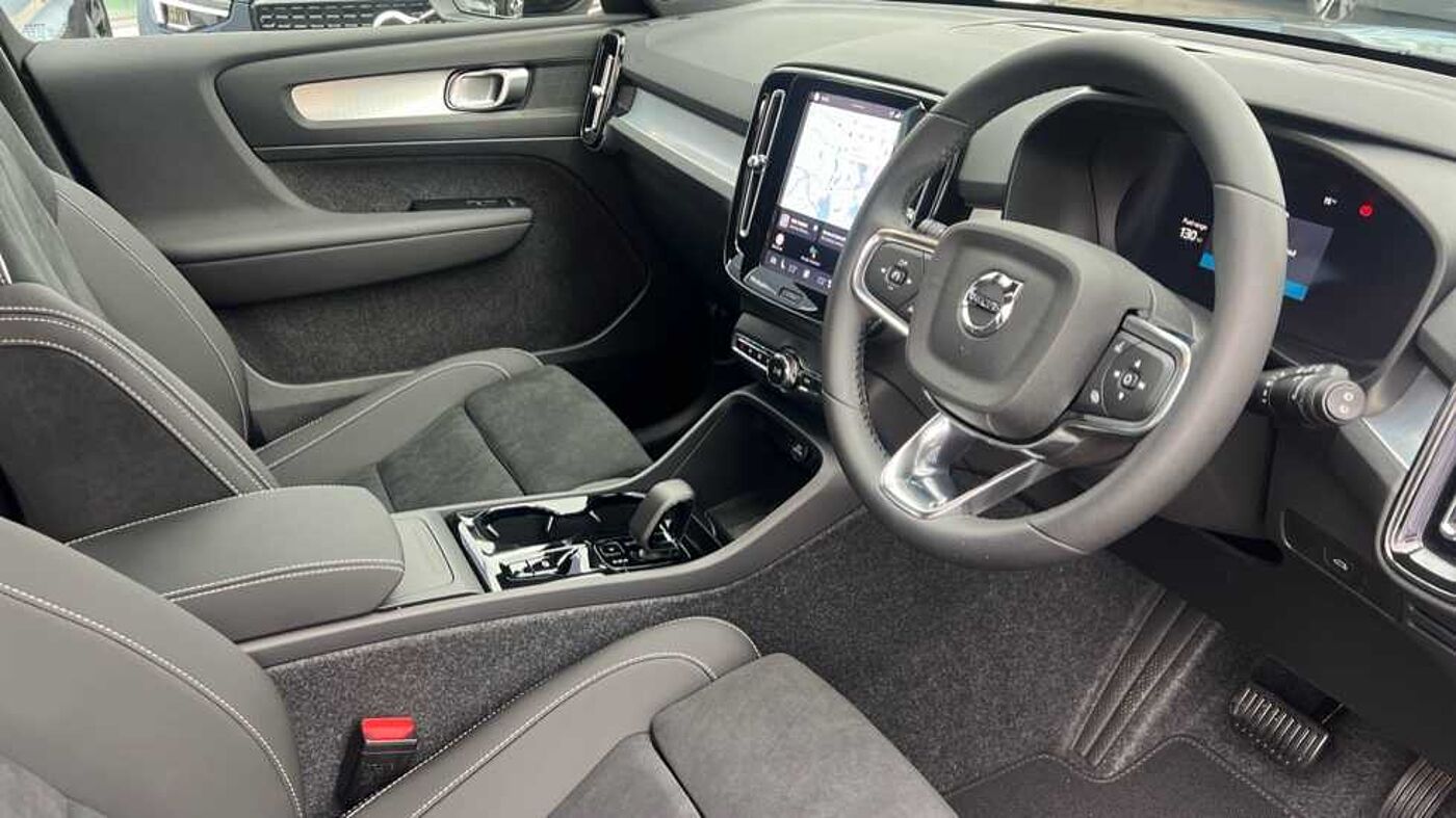 Used Volvo XC40 2025 for sale - 76154279: Photo 3