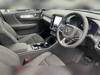 Used Volvo XC40 2025 for sale - 76154279: Photo