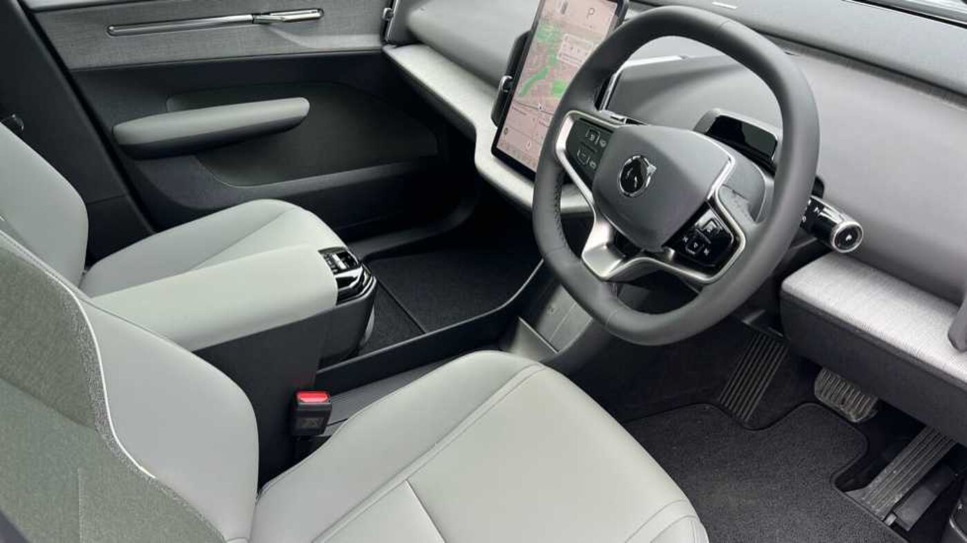 Used Volvo EX30 2025 for sale - 77359970: Photo 2