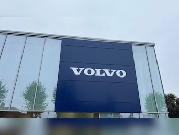 Used Volvo XC40 2025 for sale - 76154290: Photo