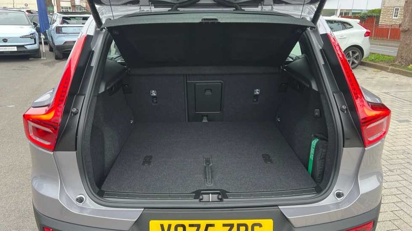 Used Volvo XC40 2025 for sale - 76154290: Photo 9