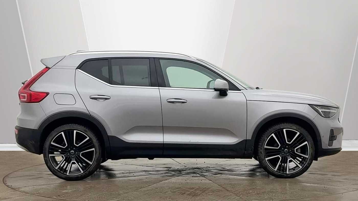 Used Volvo XC40 2025 for sale - 77539470: Photo 2