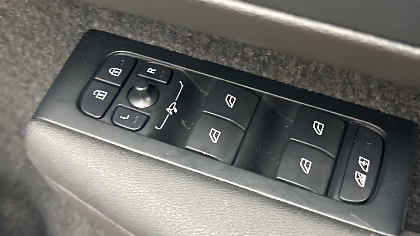 Used Volvo XC40 2025 for sale - 77539470: Photo 23