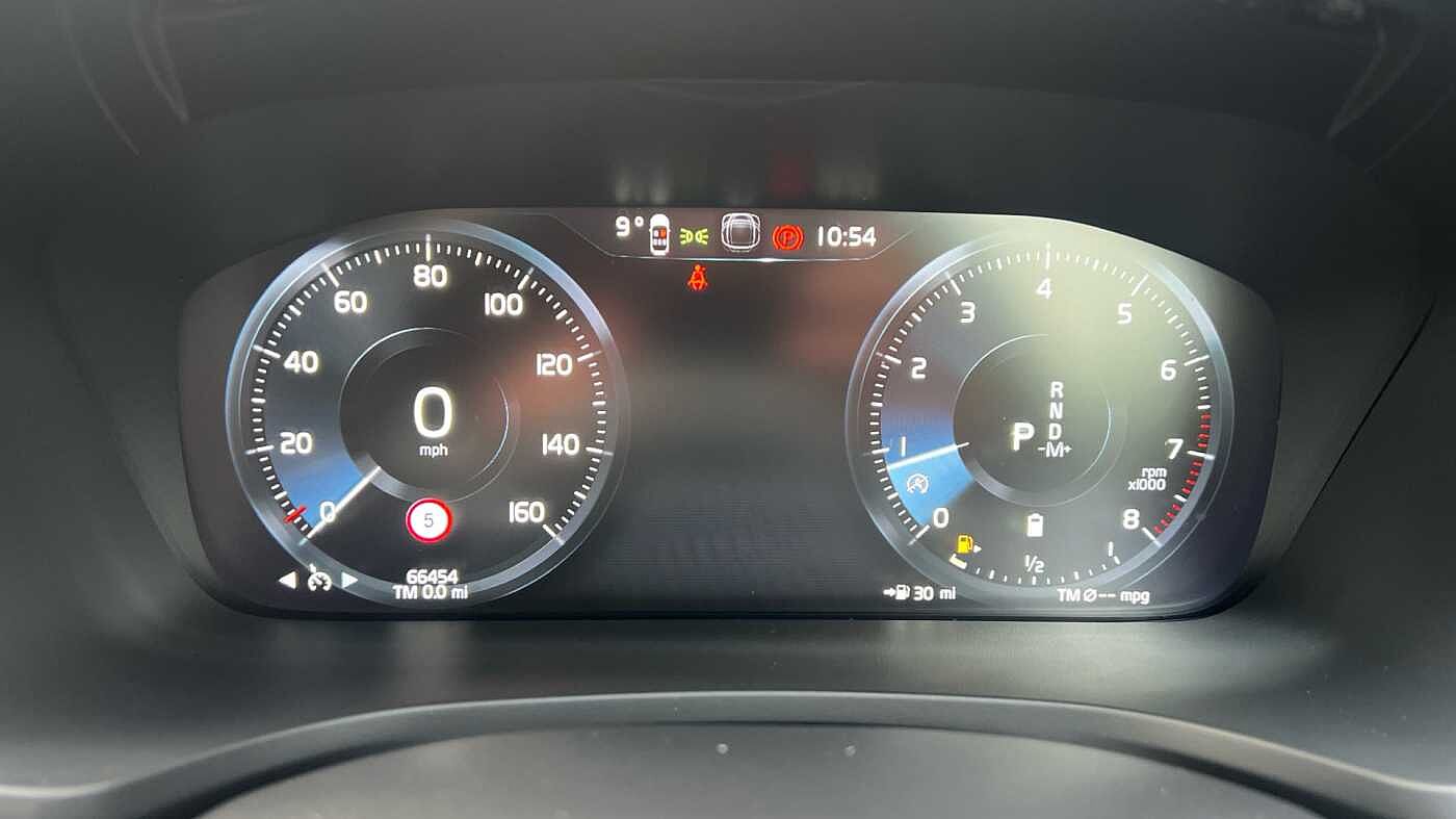 Used Volvo V60 2021 for sale - 76888354: Photo 11