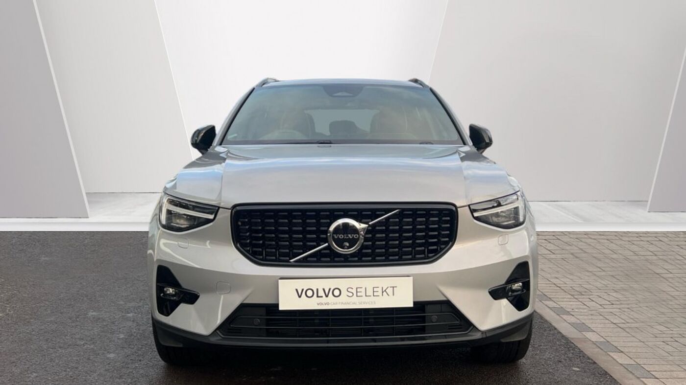 Used Volvo XC40 2024 for sale - 77755112: Photo 2