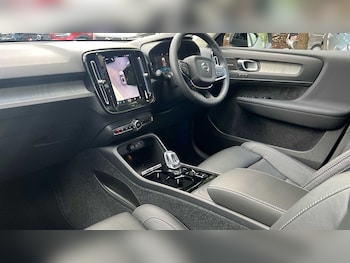 Used Volvo XC40 2024 for sale - 75942719: Photo