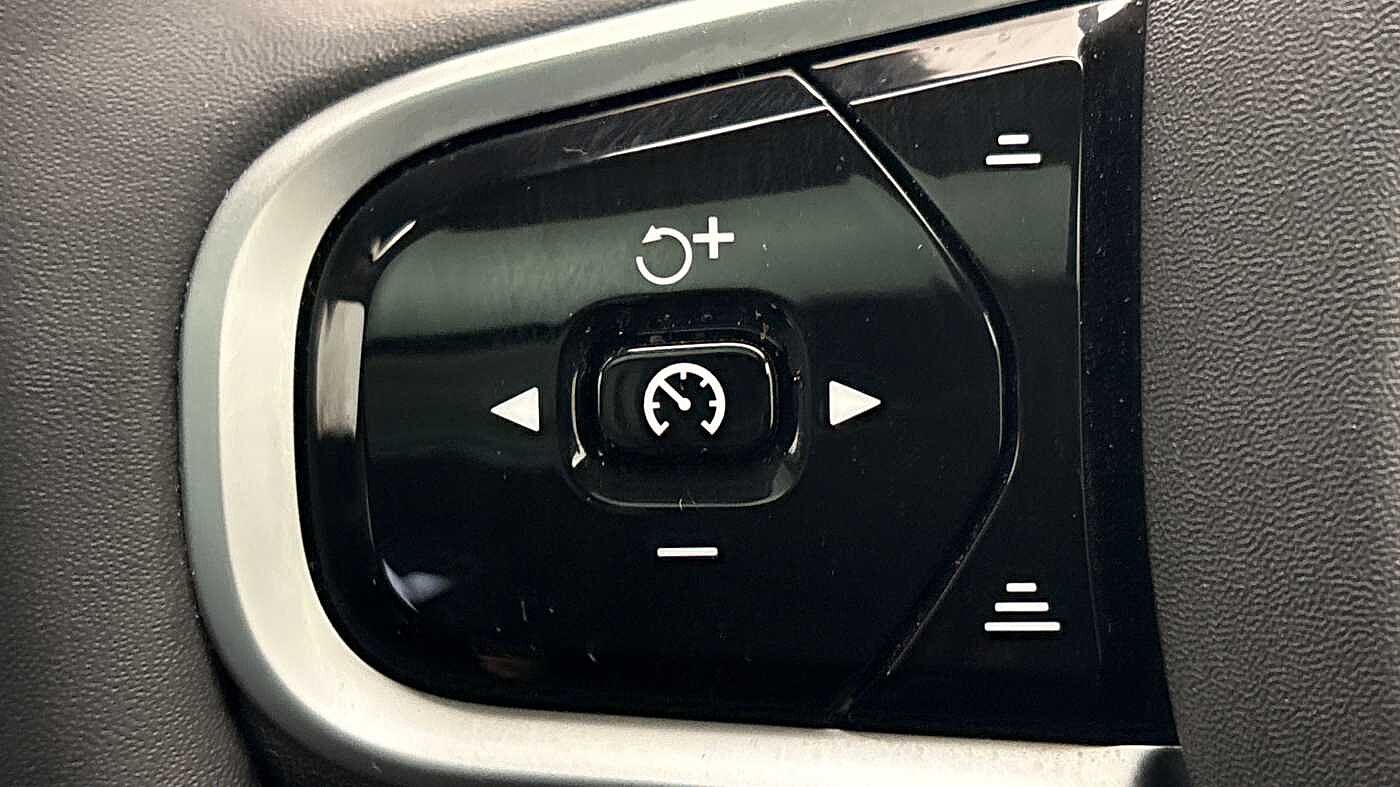 Used Volvo XC60 2025 for sale - 78021777: Photo 16