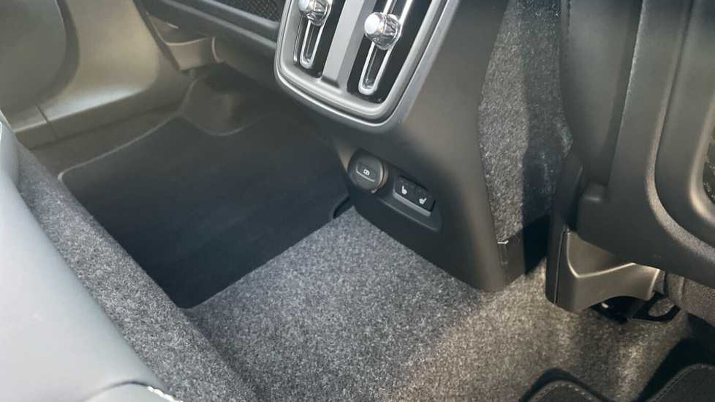 Used Volvo XC40 2025 for sale - 76154349: Photo 12