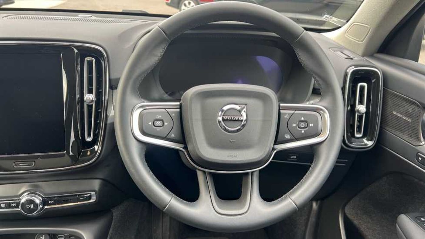 Used Volvo XC40 2024 for sale - 76033200: Photo 2