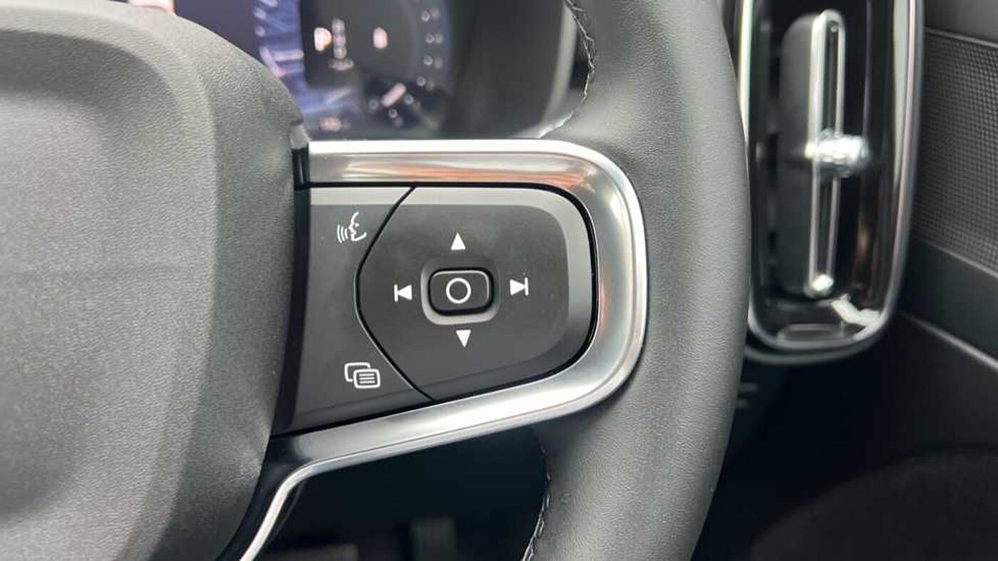 Used Volvo XC40 2025 for sale - 76154292: Photo 17