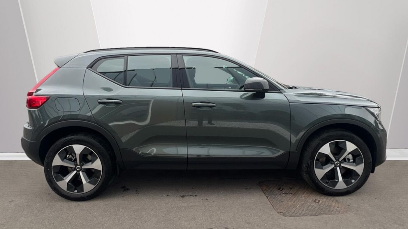 Used Volvo XC40 2025 for sale - 76154292: Photo 2