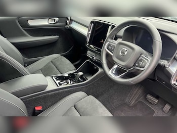 Used Volvo XC40 2025 for sale - 76154292: Photo