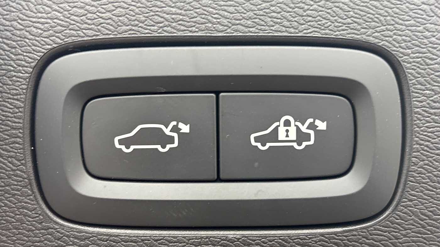 Used Volvo XC60 2025 for sale - 76837668: Photo 19