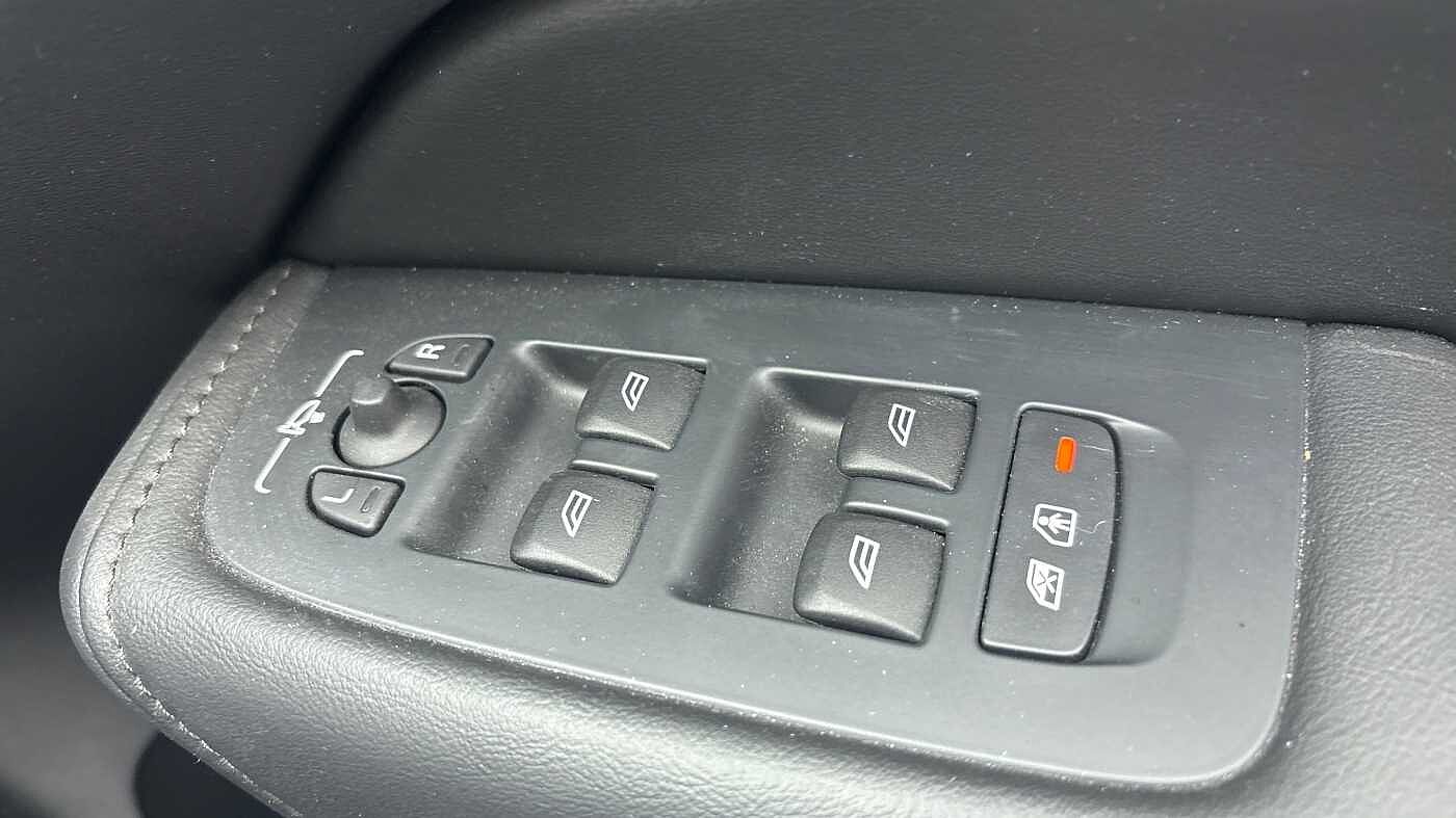 Used Volvo XC60 2025 for sale - 76837668: Photo 25