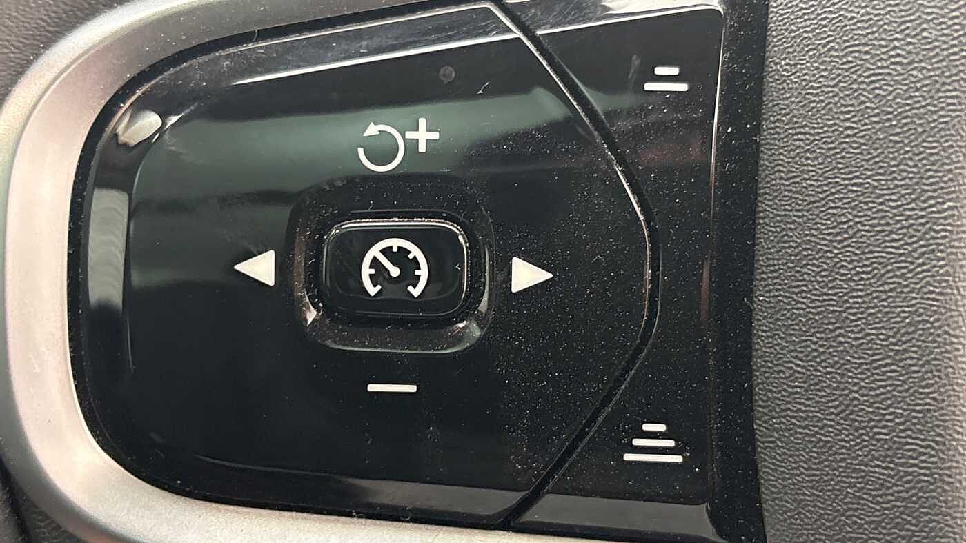 Used Volvo XC60 2025 for sale - 76837668: Photo 31