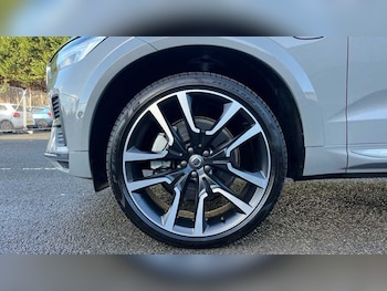 Used Volvo XC60 2025 for sale - 77145345: Photo