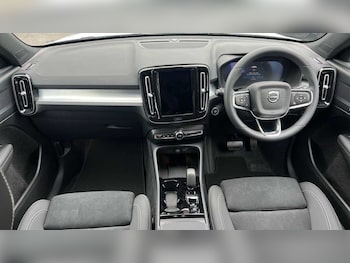 Used Volvo XC40 2025 for sale - 76154322: Photo