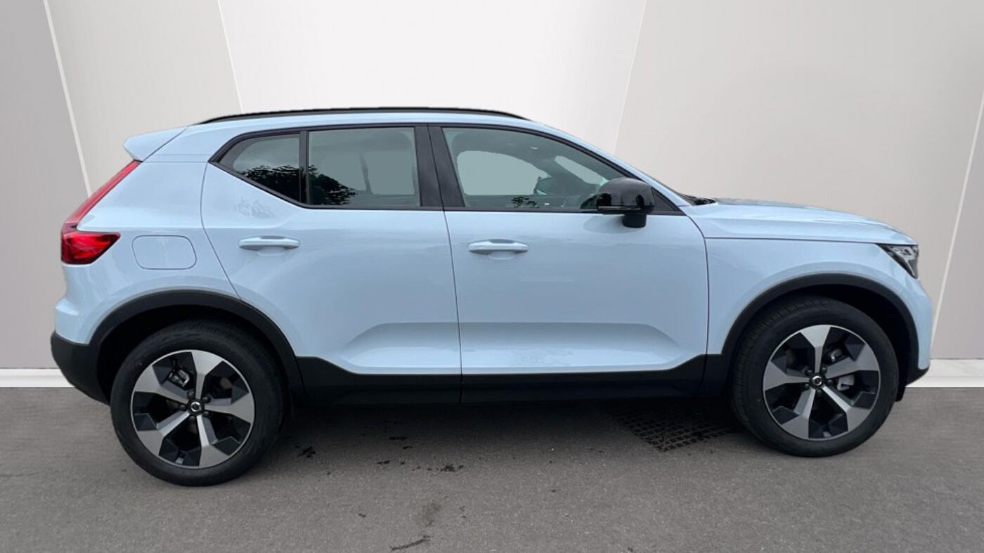 Used Volvo XC40 2025 for sale - 76154322: Photo 4
