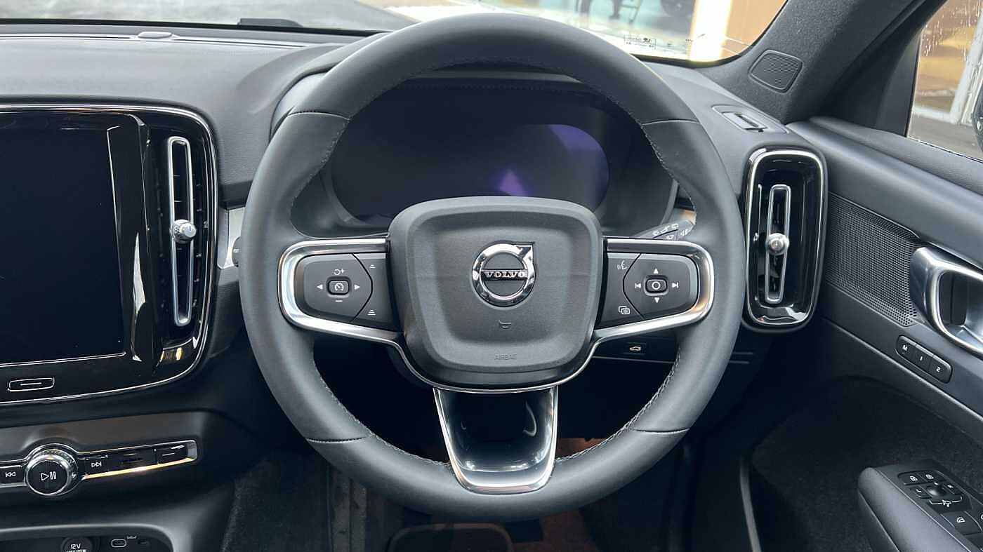 Used Volvo XC40 2023 for sale - 76730762: Photo 10