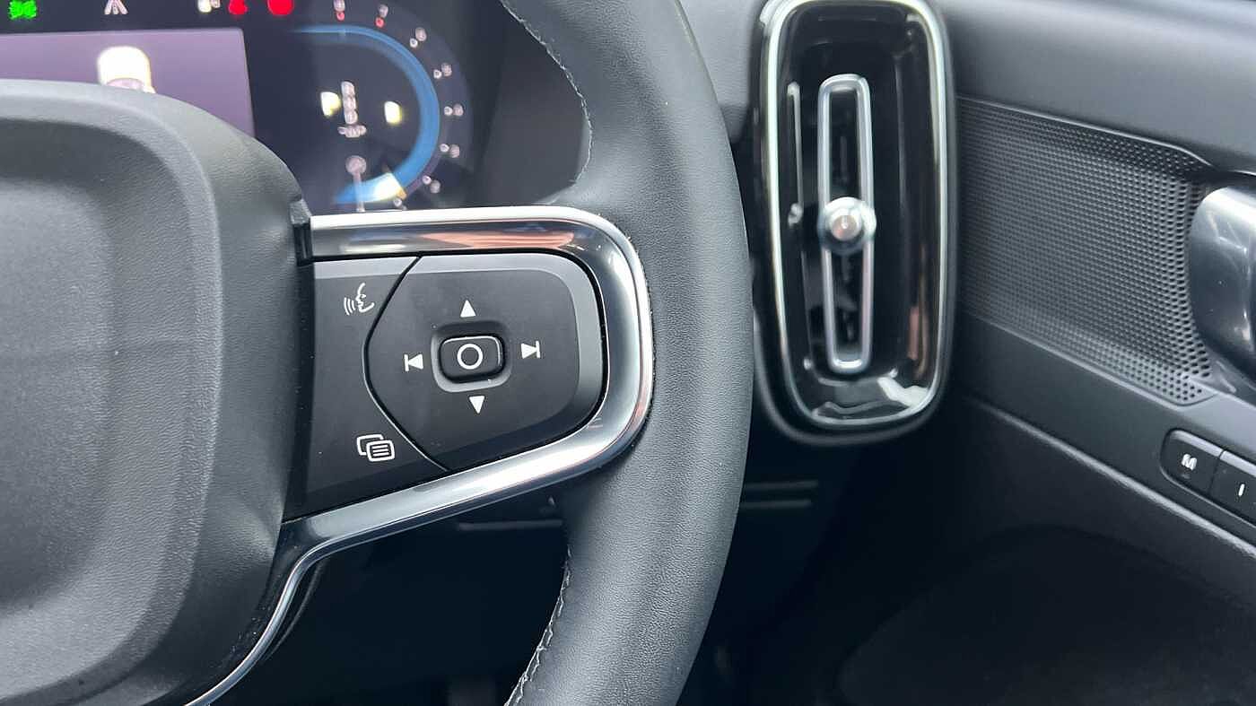 Used Volvo XC40 2023 for sale - 76730762: Photo 21