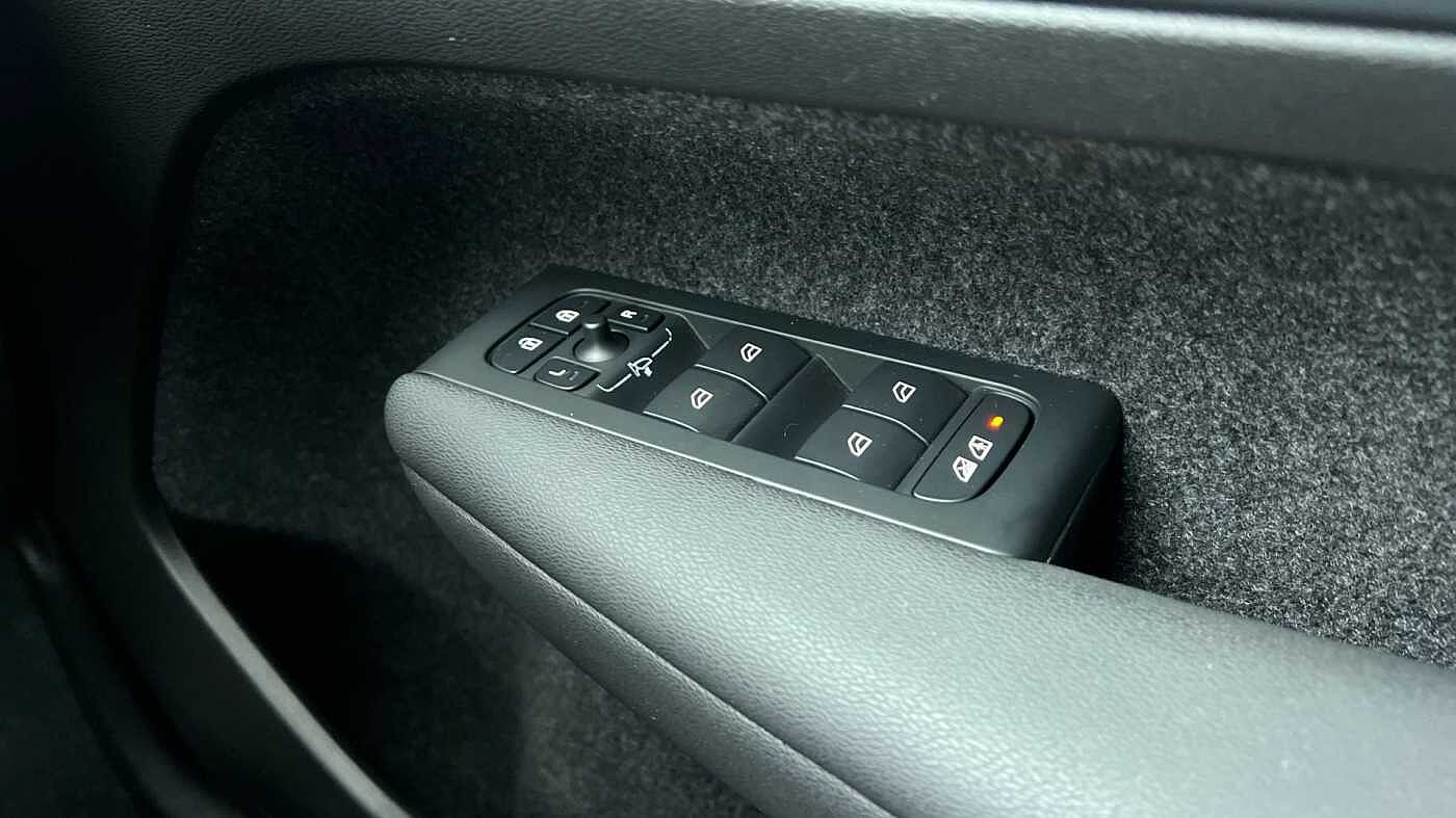 Used Volvo XC40 2023 for sale - 76730762: Photo 23