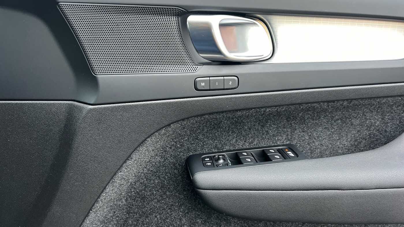 Used Volvo XC40 2023 for sale - 76730762: Photo 27