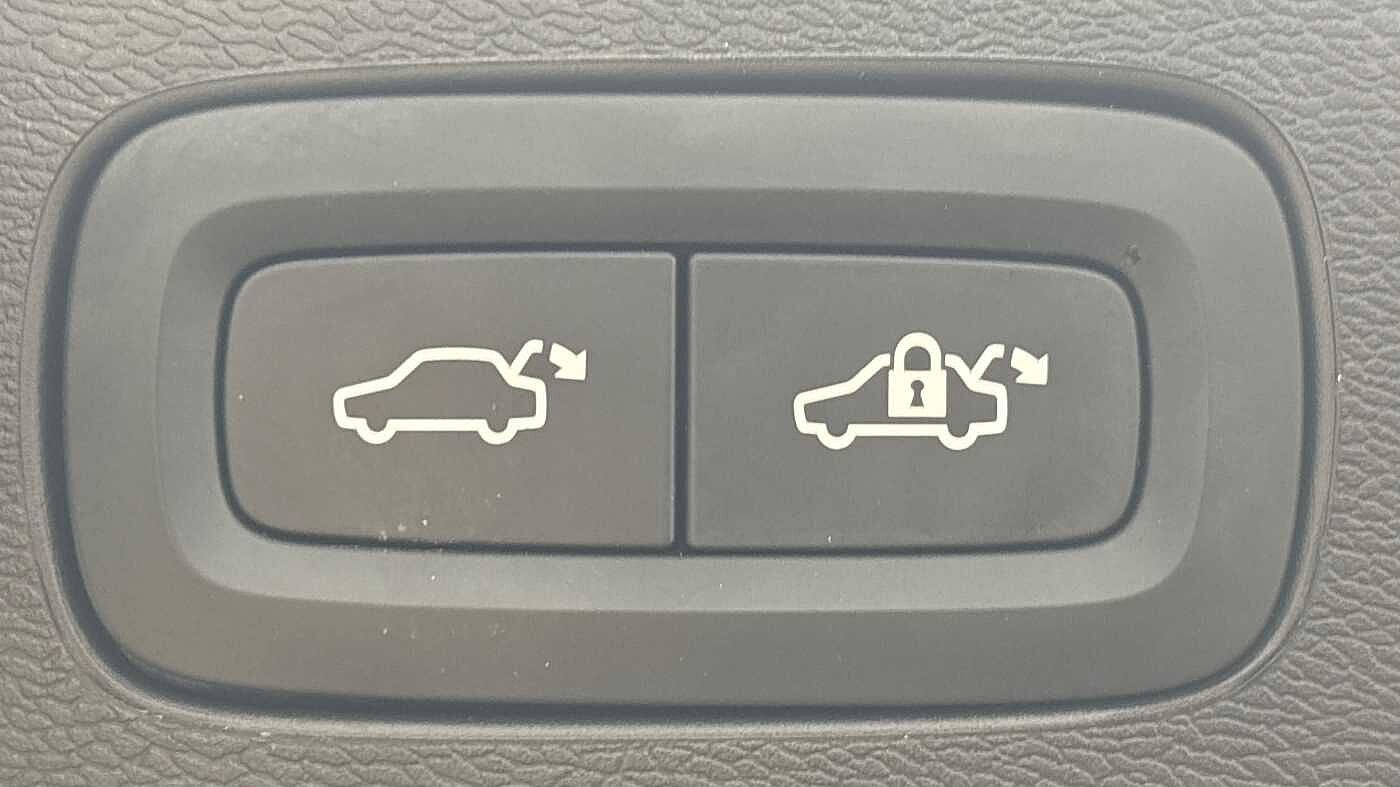 Used Volvo XC60 2025 for sale - 77539462: Photo 19