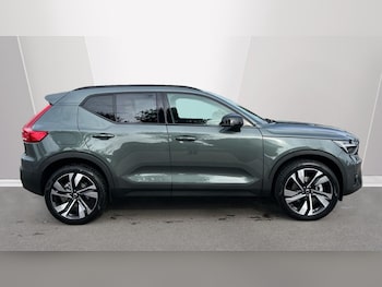 Used Volvo XC40 2025 for sale - 76202355: Photo 2