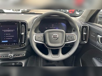 Used Volvo XC40 2025 for sale - 76202355: Photo 4