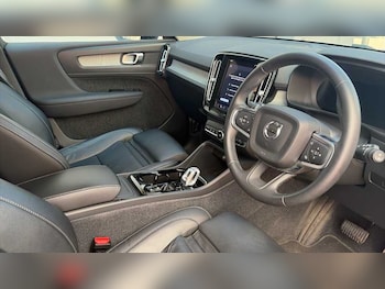 Used Volvo XC40 2023 for sale - 79170538: Photo