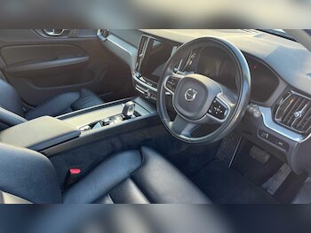 Used Volvo V60 2022 for sale - 76730764: Photo