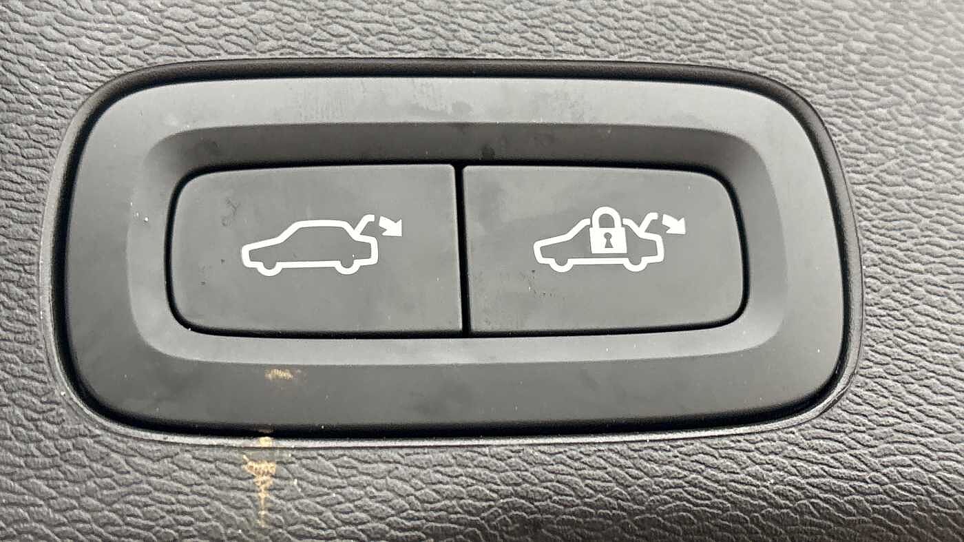 Used Volvo XC60 2025 for sale - 77145337: Photo 18